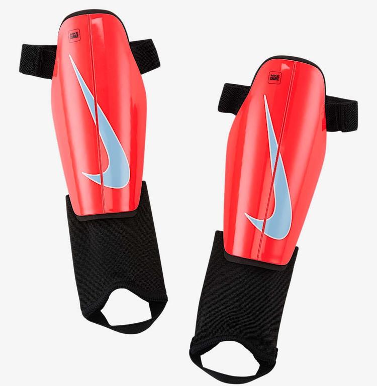 Футбольные щитки Nike Charge Junior красный DX4610-636, Красный, Размер (EU) - L(Youth) - #1