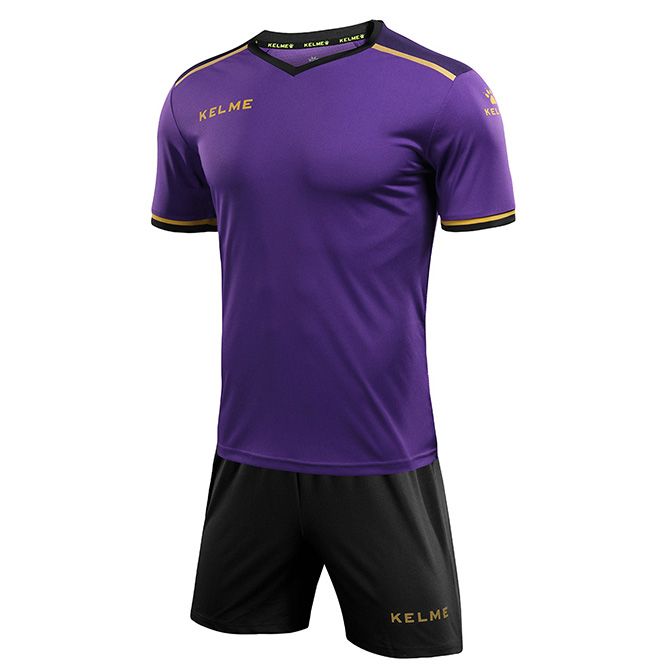 Комплект футбольньої форми  фіолетово-чорний к/...